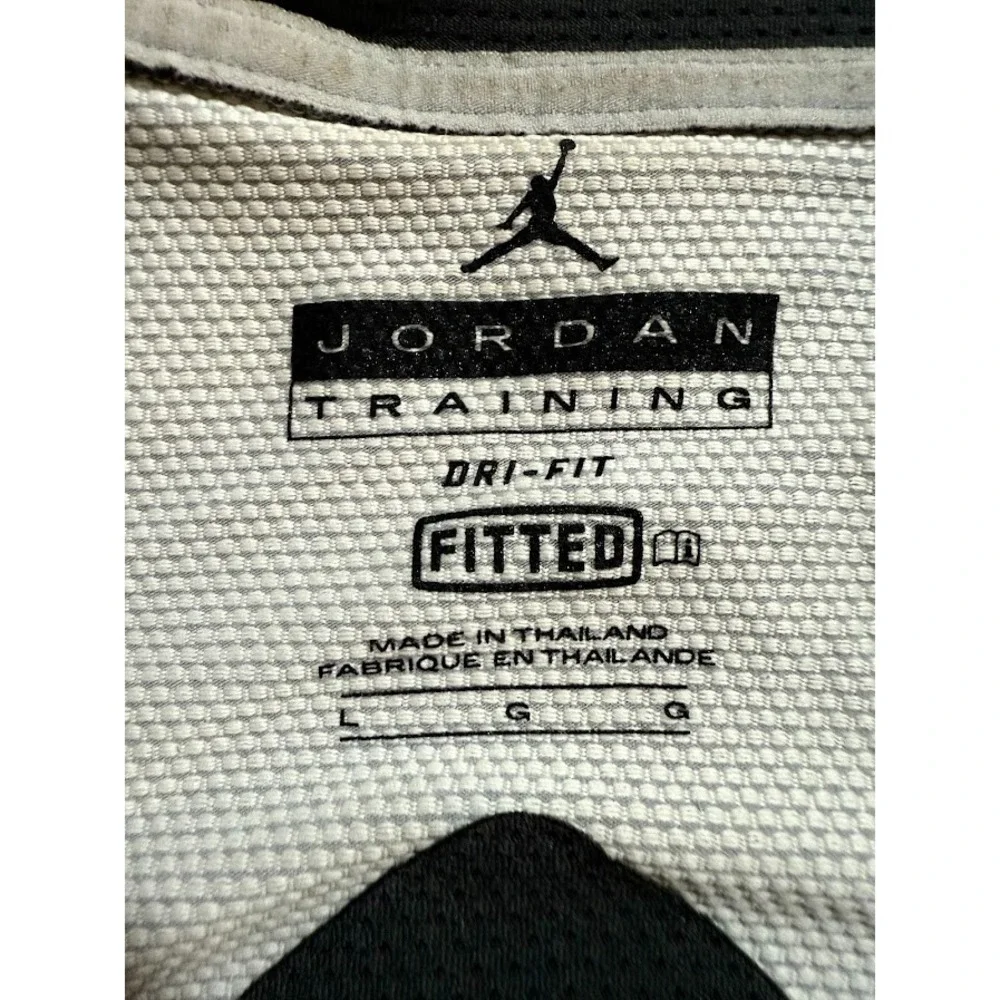 Jordan Training Fitted‎ Jacket Mens L Gray Pullover 1/4 Zip Long Sleeve Hooded